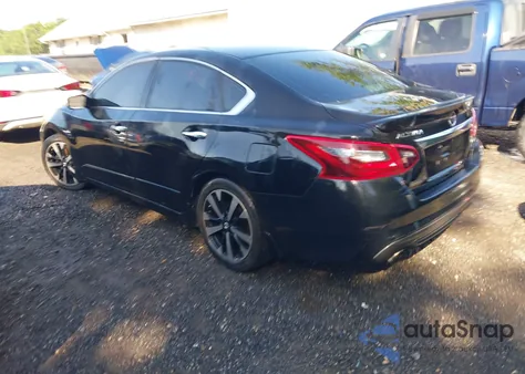 2018 Nissan Altima 2.5 Sr z USA, uszkodzony, nr VIN 1N4AL3AP1JC104348